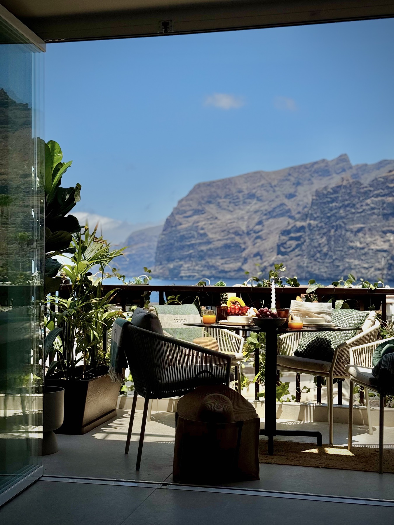 Open balcony framing the cliffs and ocean